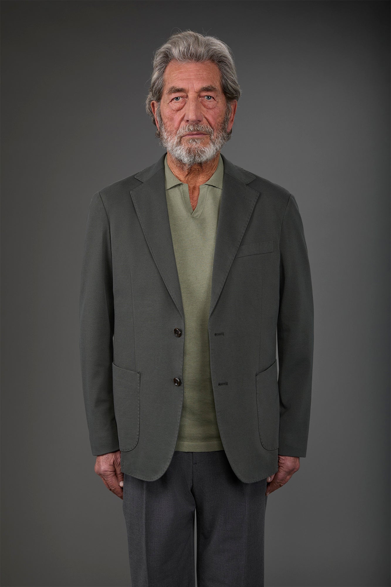 Men's unlined single-breasted jacket with classic lapels and patch pockets, jersey fabric