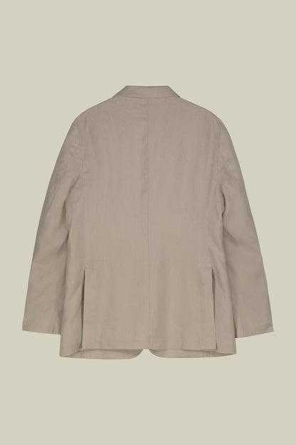 Men's unlined single-breasted jacket with classic lapels and patch pockets