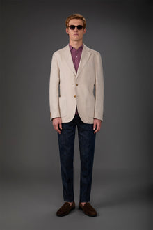 Men's unlined single-breasted jacket with classic lapels and patch pockets