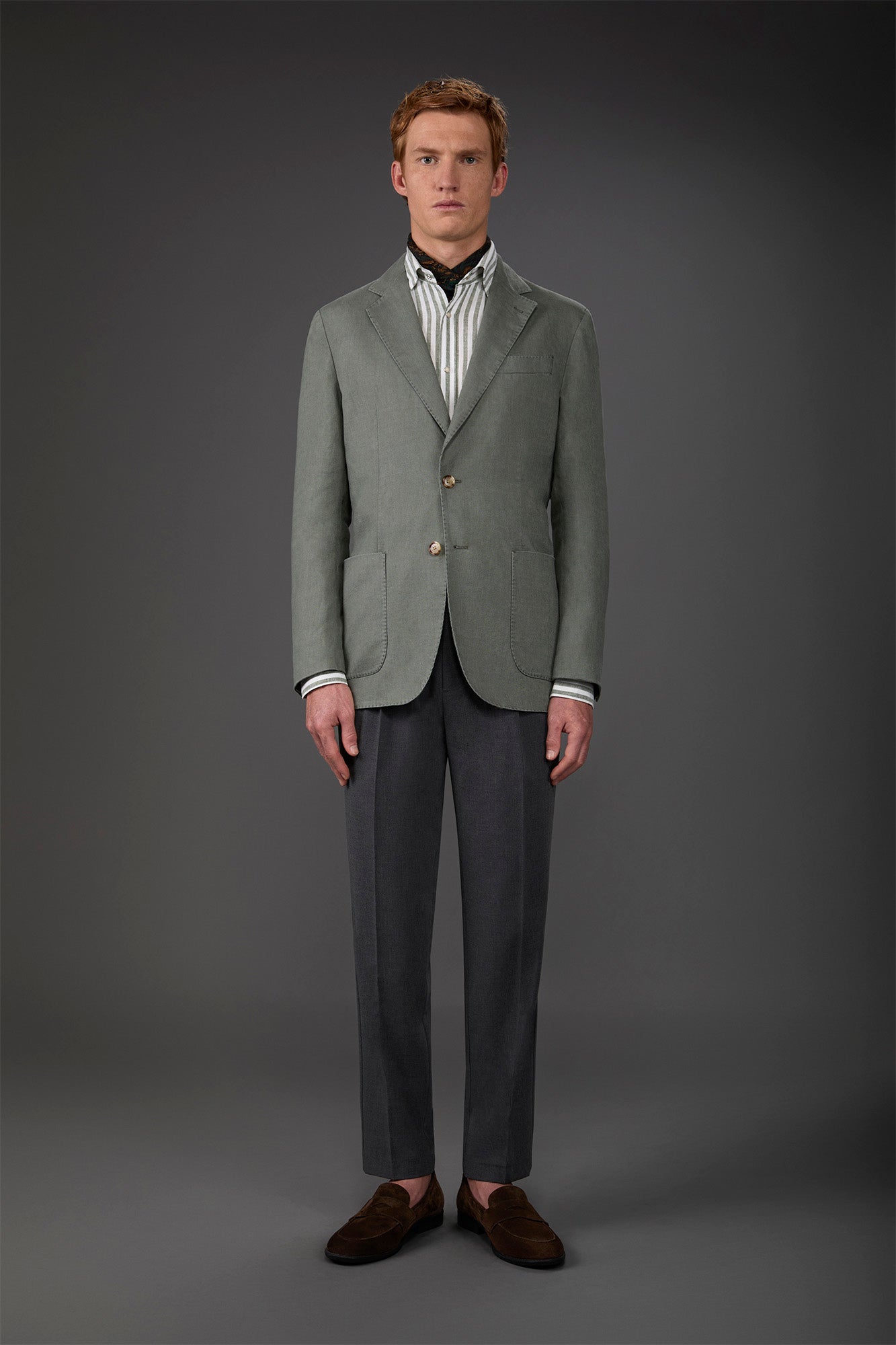 Men's unlined single-breasted jacket with classic lapels and patch pockets