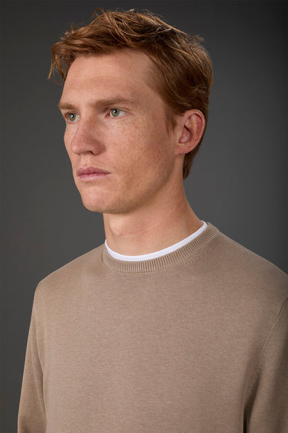 Men's crew neck sweater in bio-washed 100% cotton