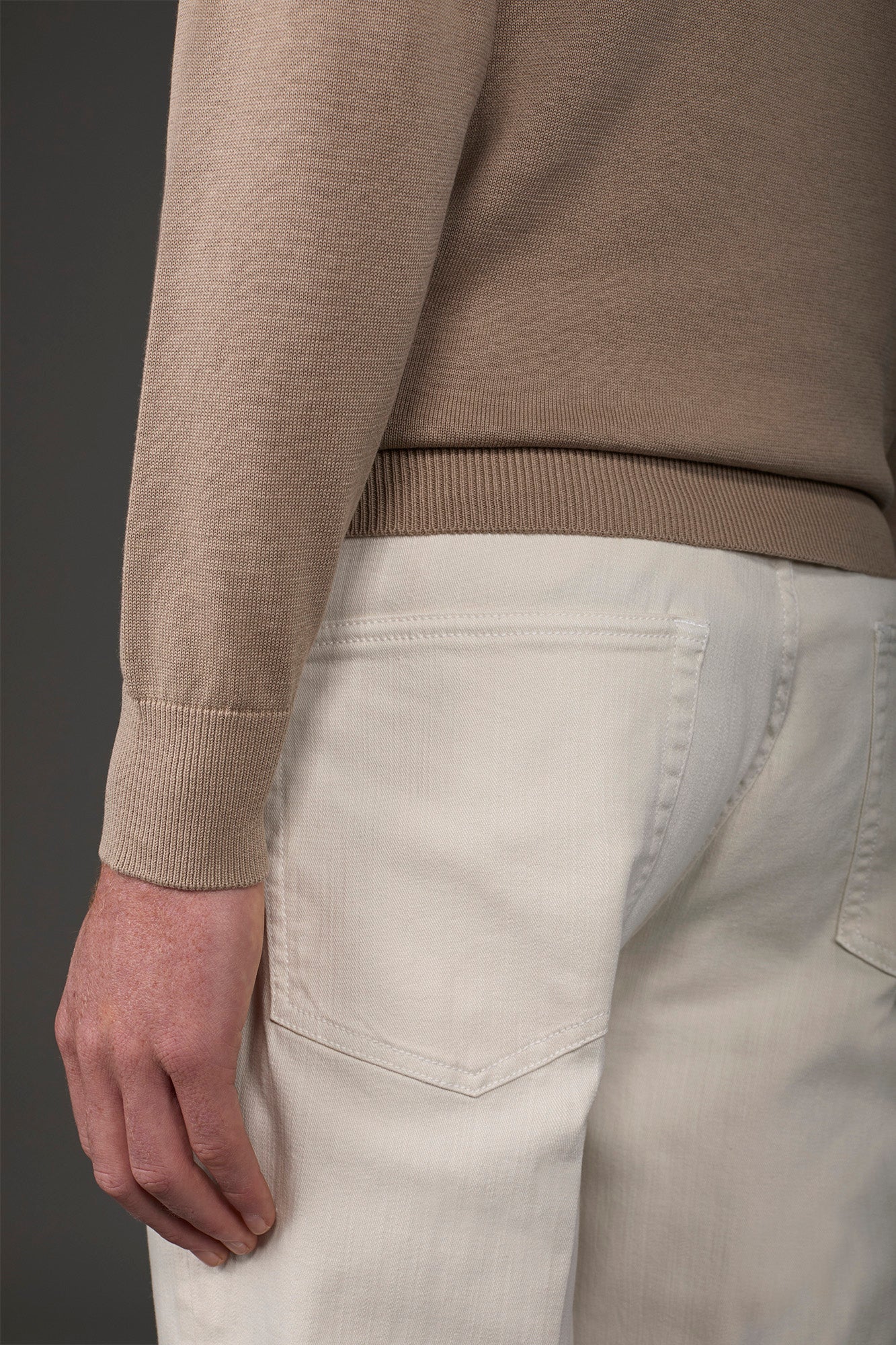 Men's crew neck sweater in bio-washed 100% cotton