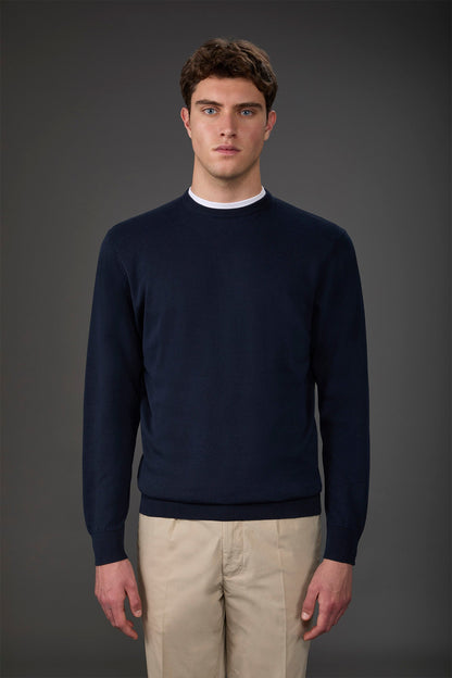 Men's crew neck sweater in bio-washed 100% cotton