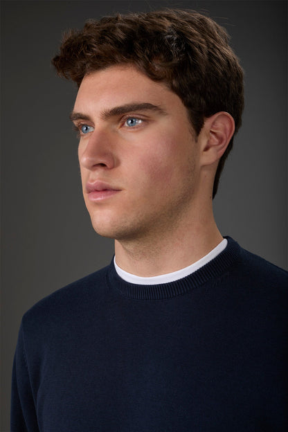 Men's crew neck sweater in bio-washed 100% cotton