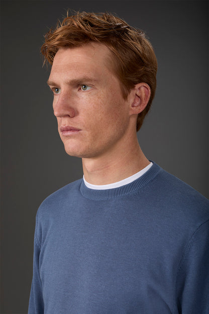 Men's crew neck sweater in bio-washed 100% cotton