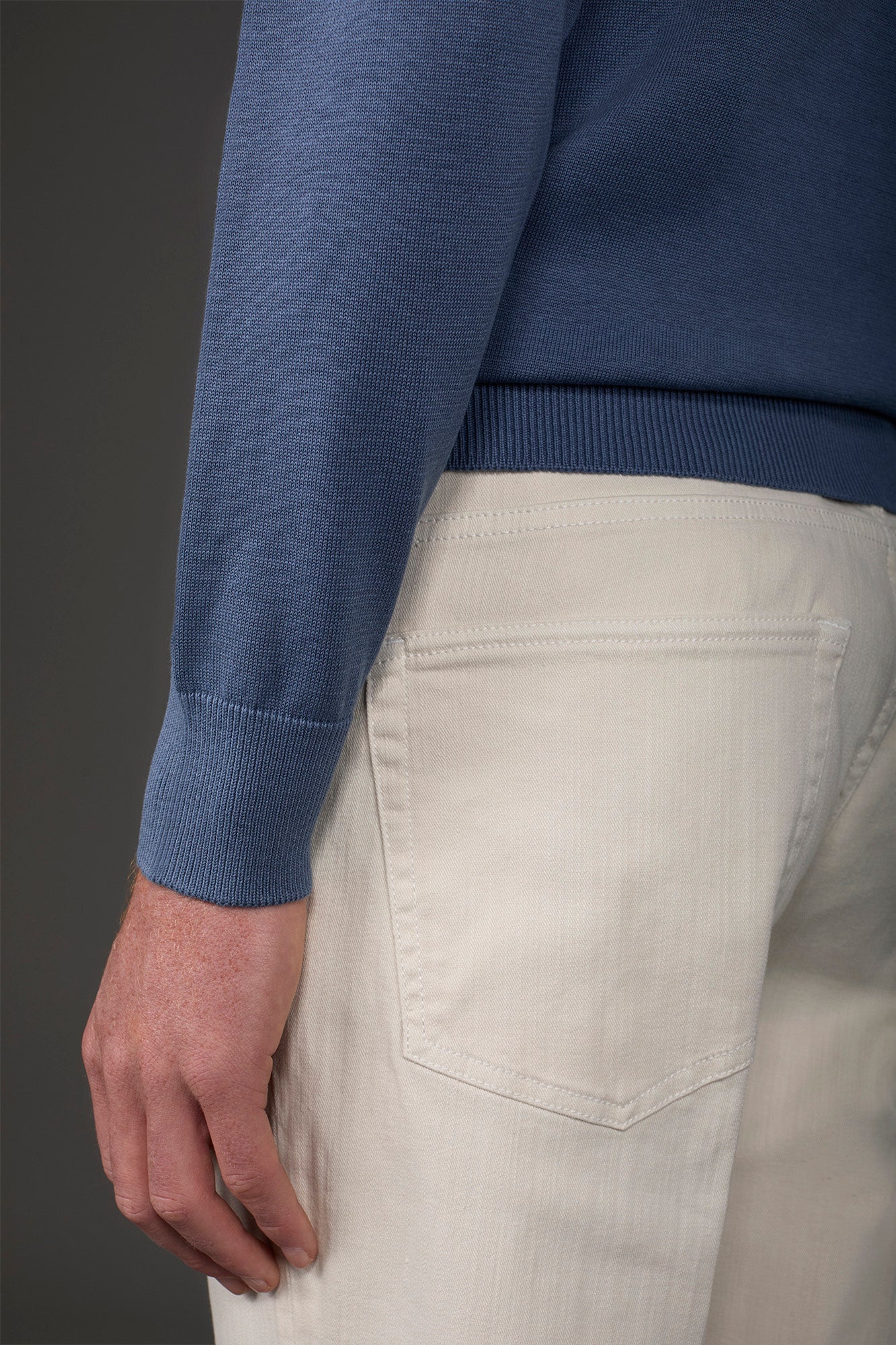 Men's crew neck sweater in bio-washed 100% cotton