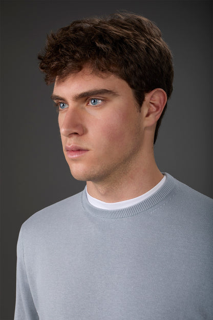 Men's crew neck sweater in bio-washed 100% cotton