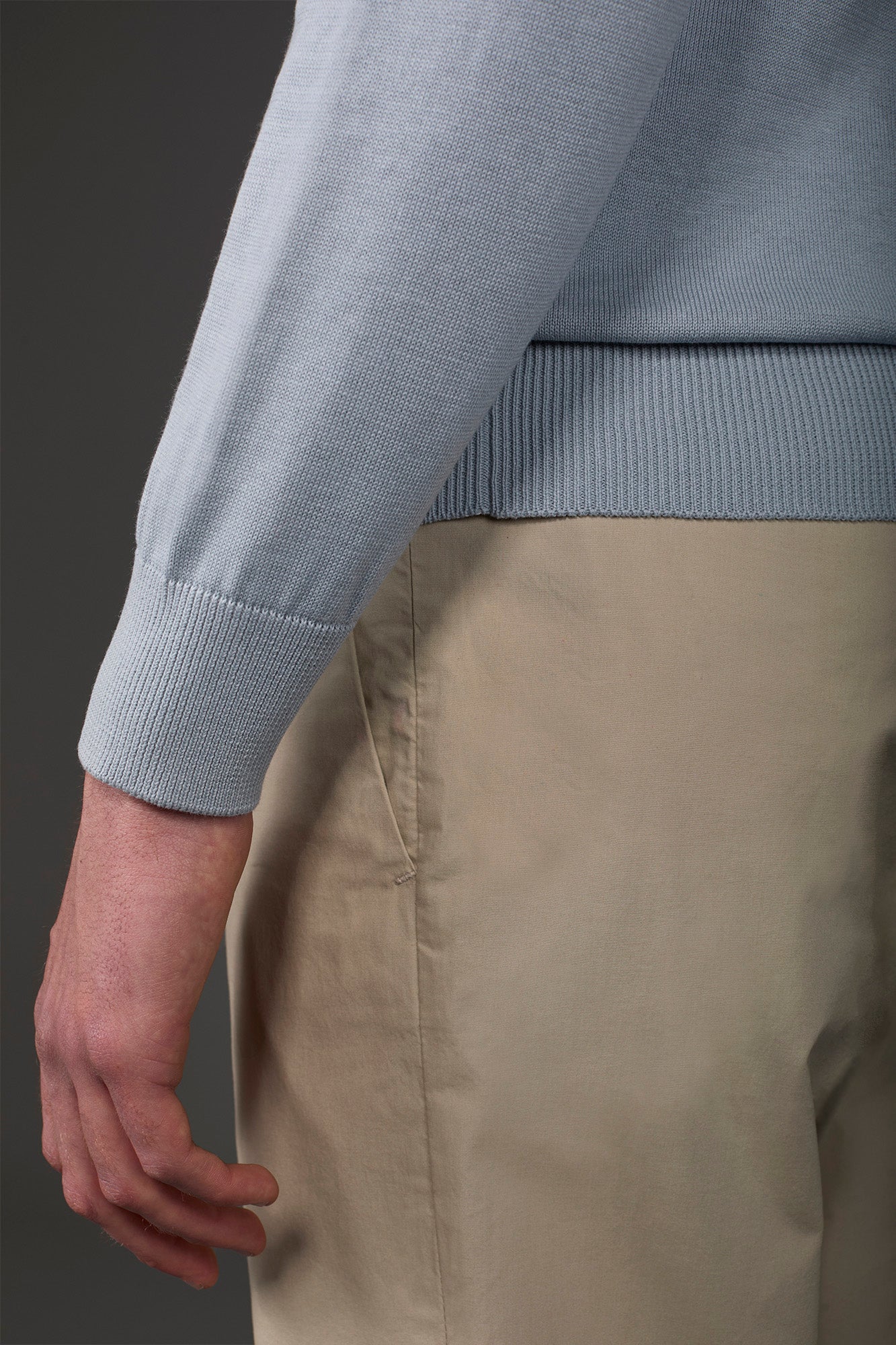 Men's crew neck sweater in bio-washed 100% cotton