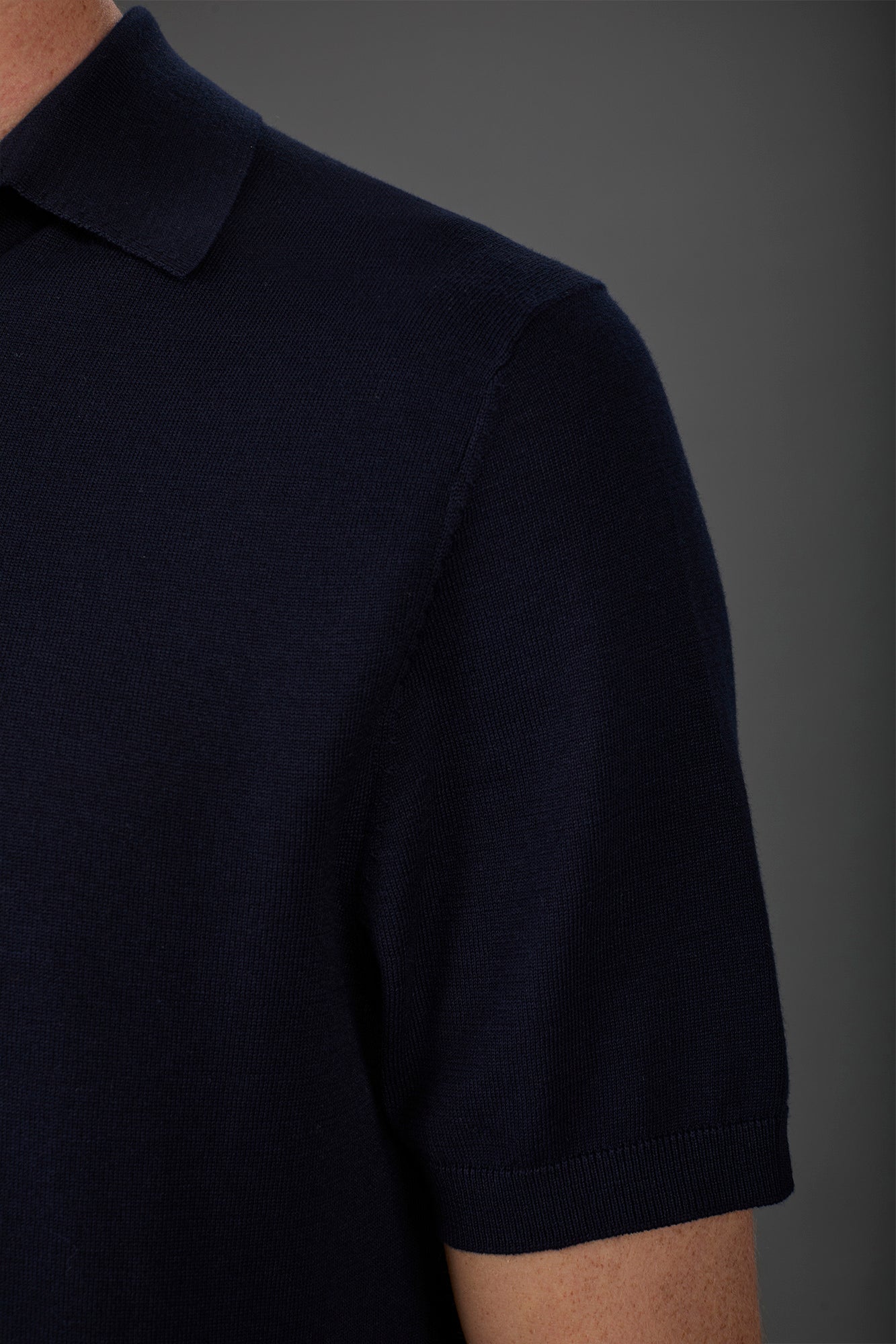 Men's short-sleeved knitted polo shirt