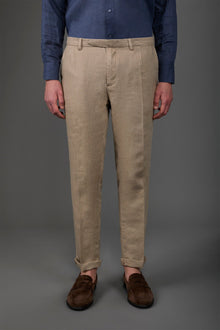 Men's trousers with two small pleats and concealed button