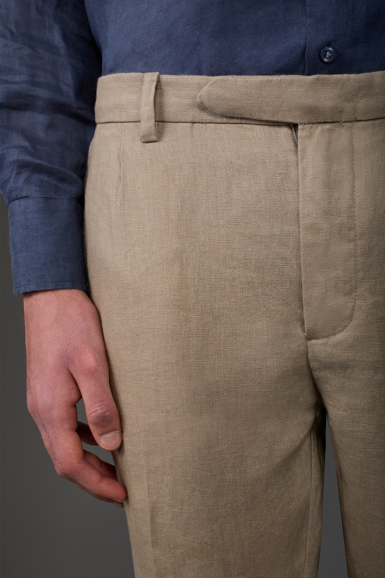 Men's trousers with two small pleats and concealed button