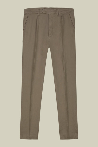 Men's trousers with two small pleats and concealed button