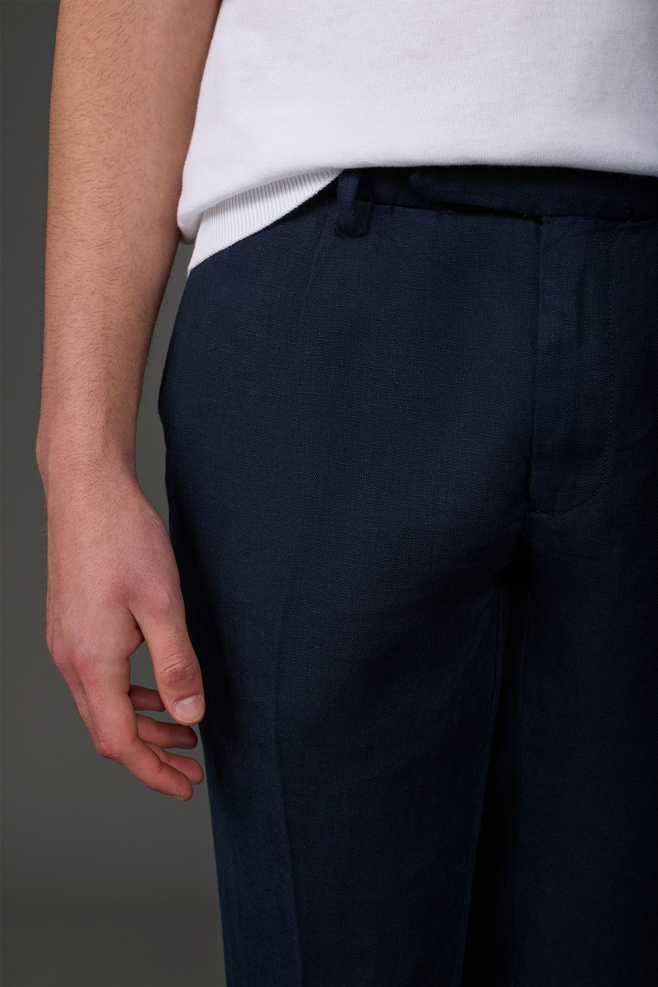 Men's trousers with two small pleats and concealed button