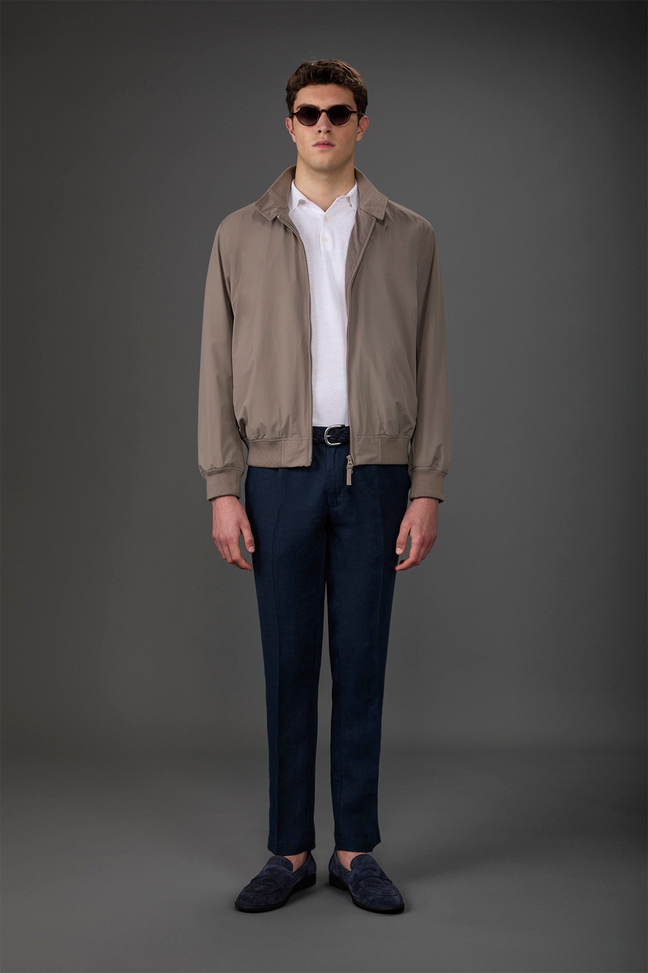 Men's trousers with two small pleats and concealed button