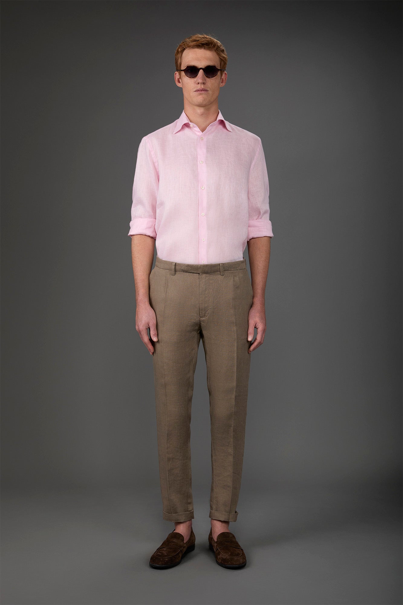Men's trousers with two small pleats and concealed button