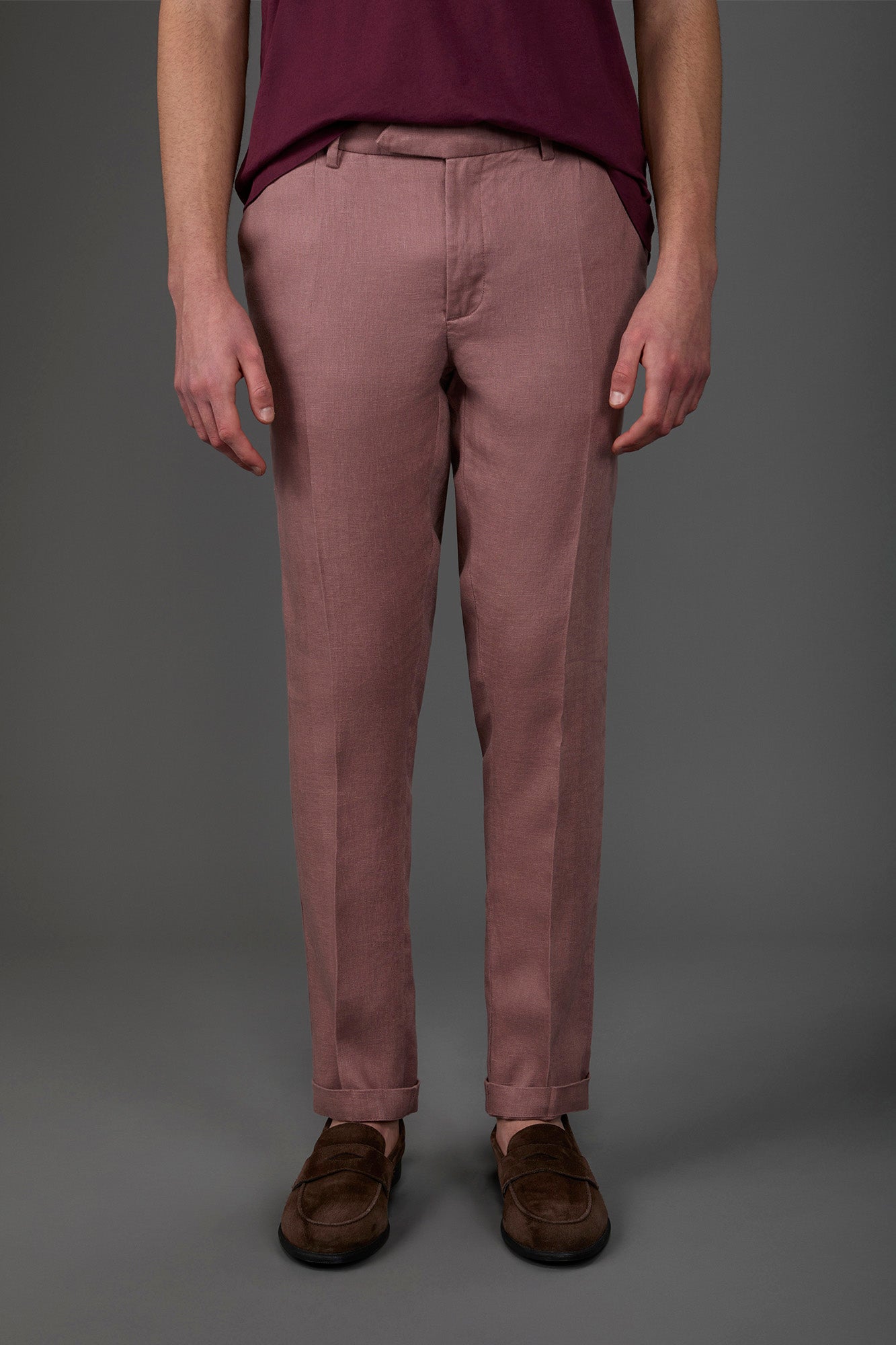 Men's trousers with two small pleats and concealed button