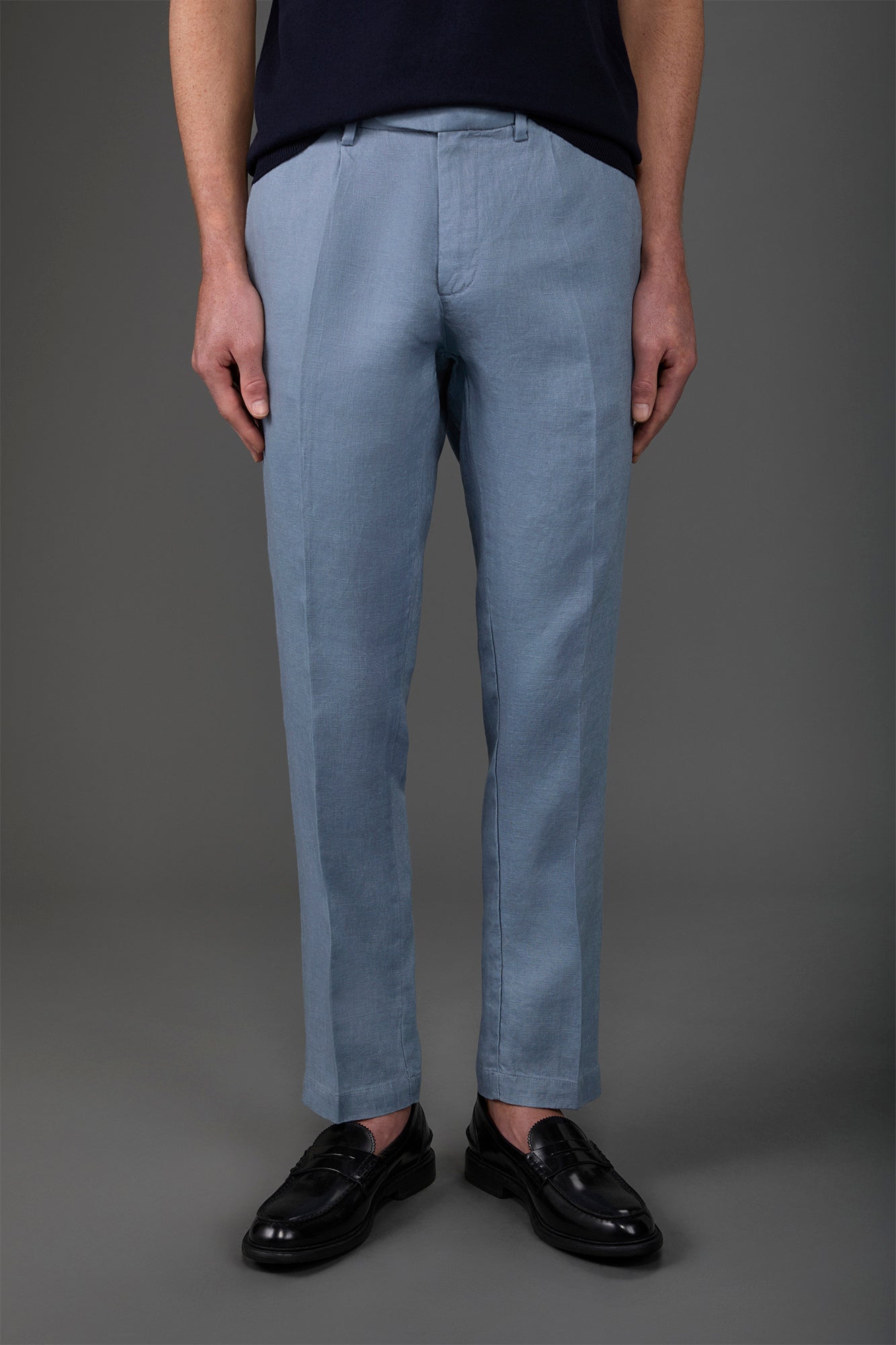 Men's trousers with two small pleats and concealed button