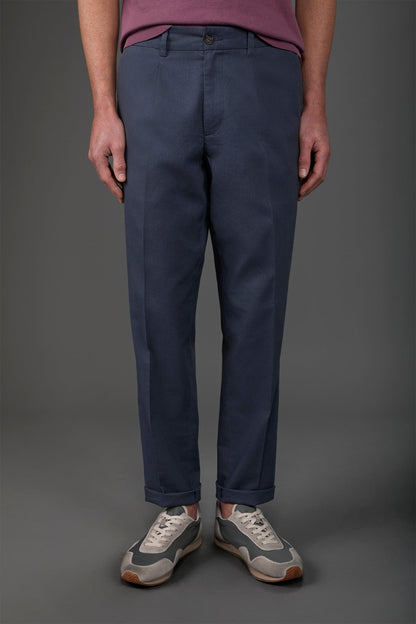 Men's trousers with two small pleats and elastane in the back waistband