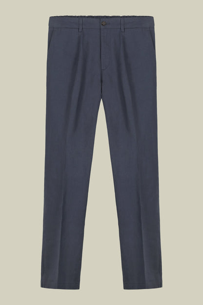 Men's trousers with two small pleats and elastane in the back waistband