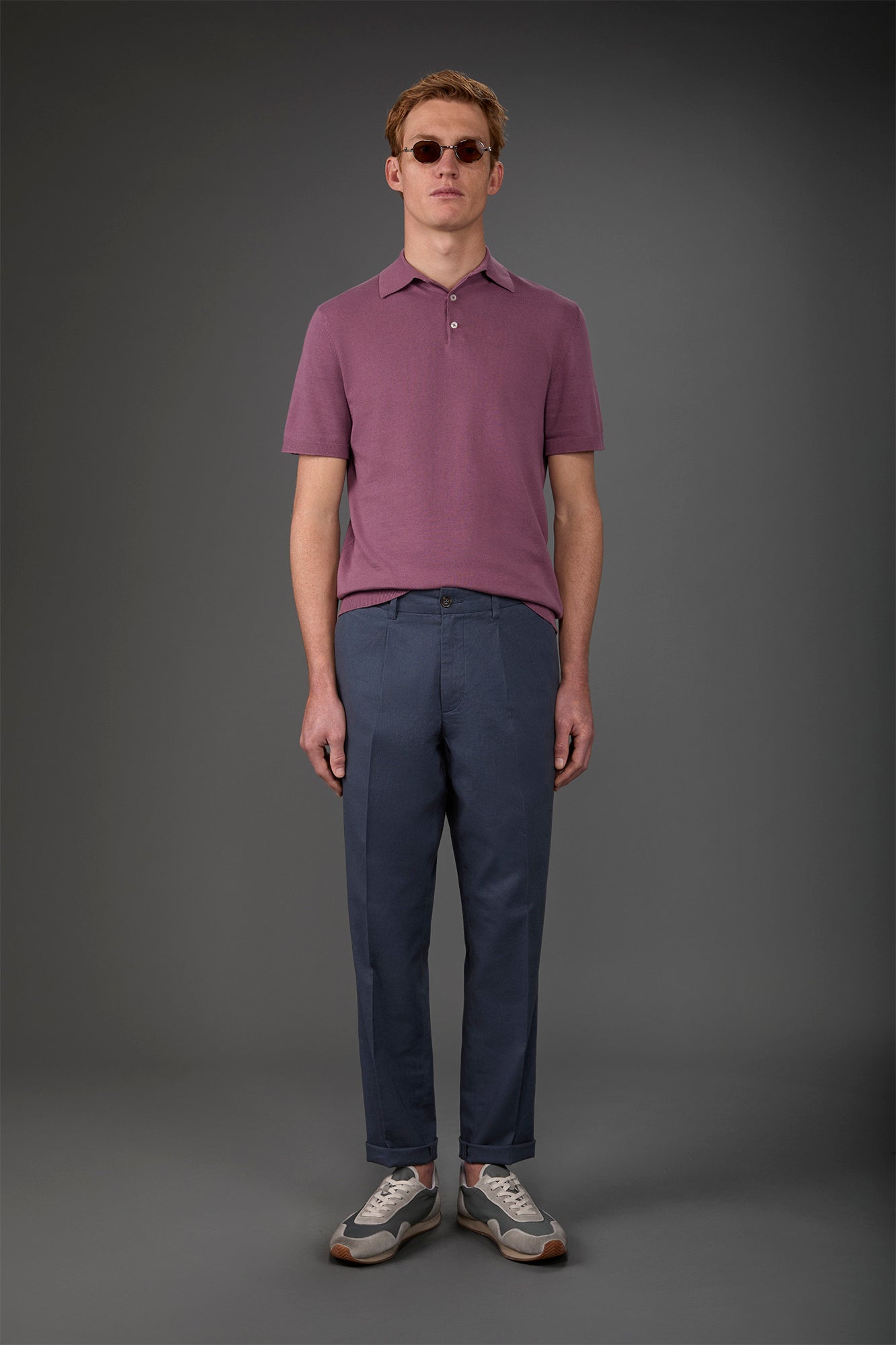 Men's trousers with two small pleats and elastane in the back waistband