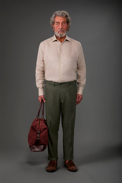 Men's trousers with two small pleats and elastane in the back waistband Green