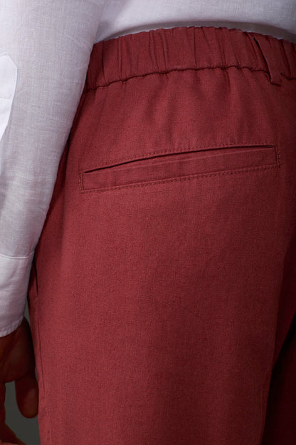 Men's trousers with two small pleats and elastane in the back waistband