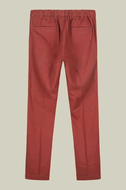 Men's trousers with two small pleats and elastane in the back waistband