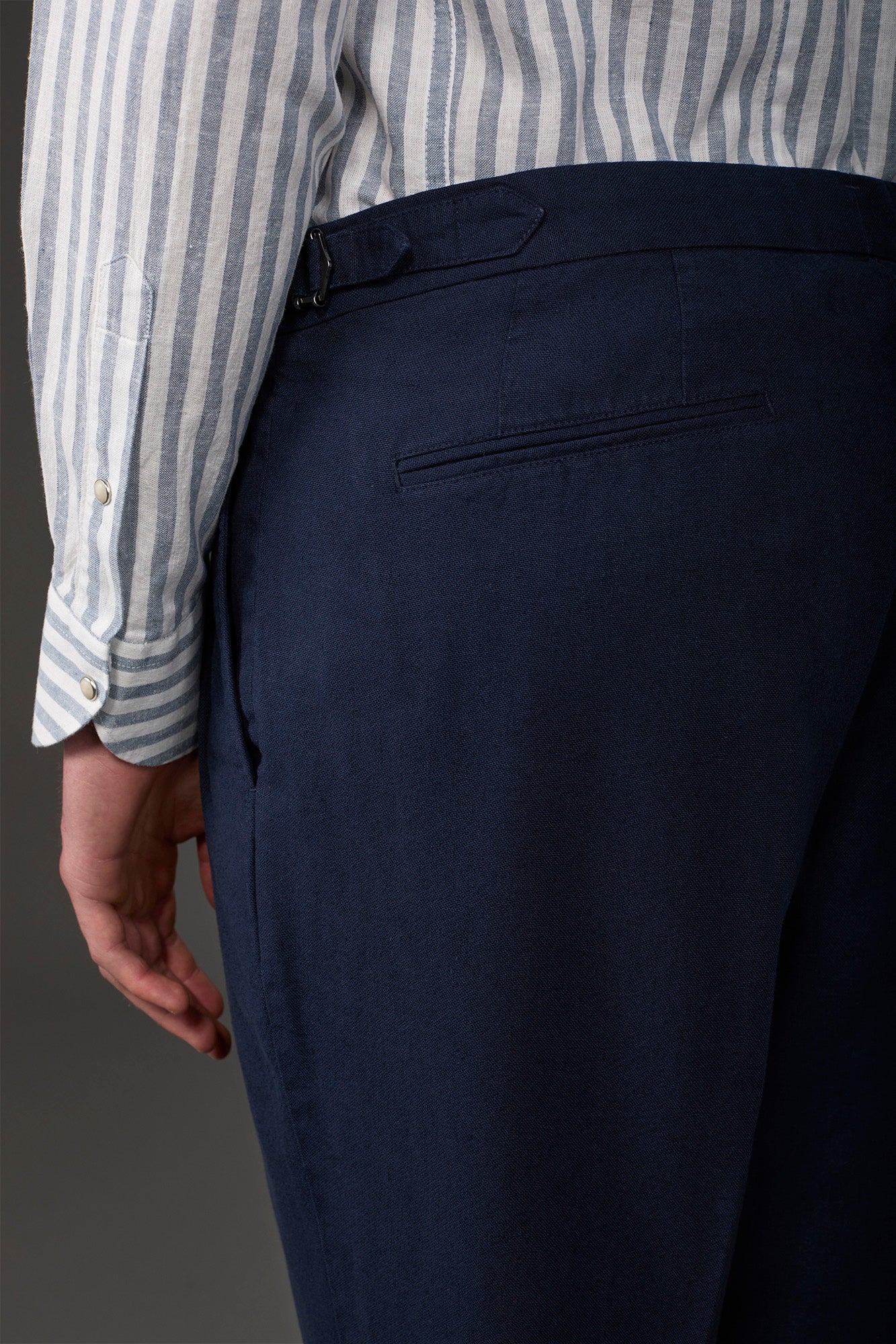 Men's trousers with double pleats and side buckles