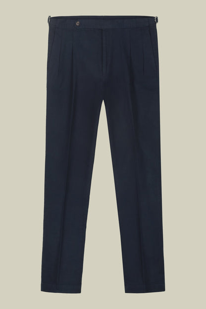 Men's trousers with double pleats and side buckles