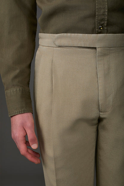 Men's trousers with double pleats and side buckles