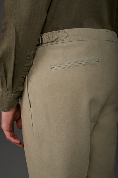 Men's trousers with double pleats and side buckles