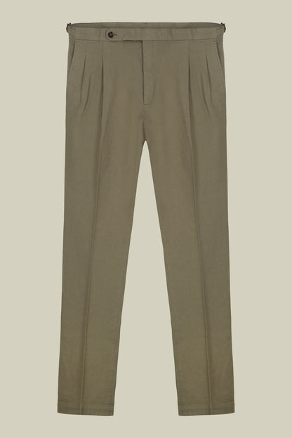 Men's trousers with double pleats and side buckles