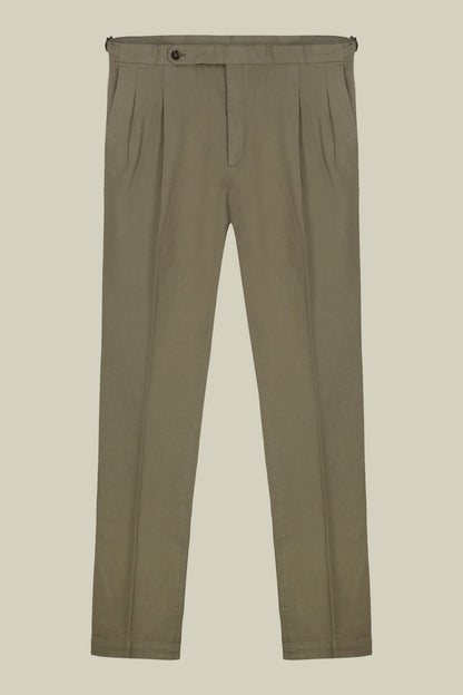 Men's trousers with double pleats and side buckles