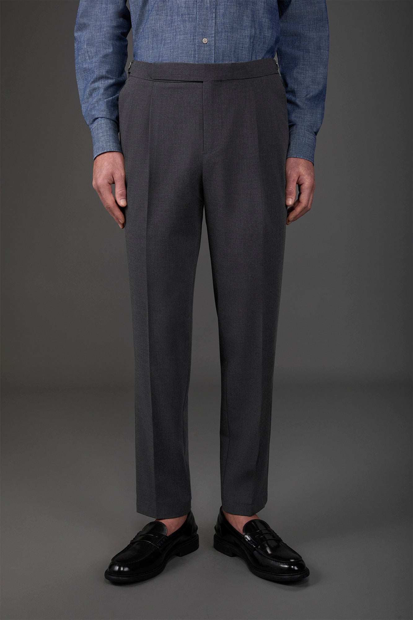 Men's trousers with double pleats and side buckles
