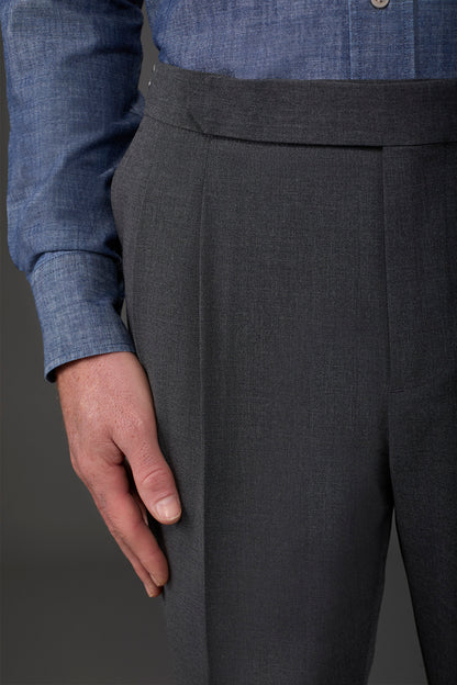 Men's trousers with double pleats and side buckles