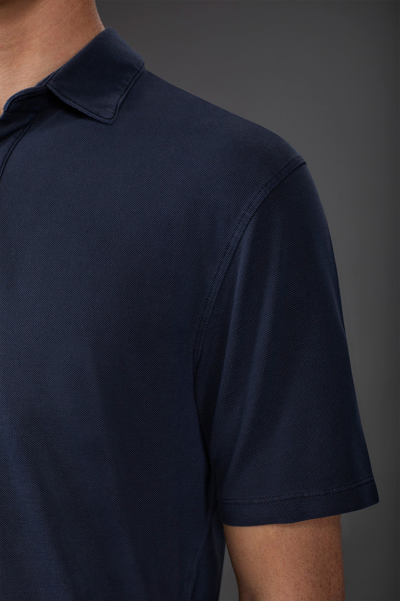 Men's short-sleeved polo shirt in cotton pique
