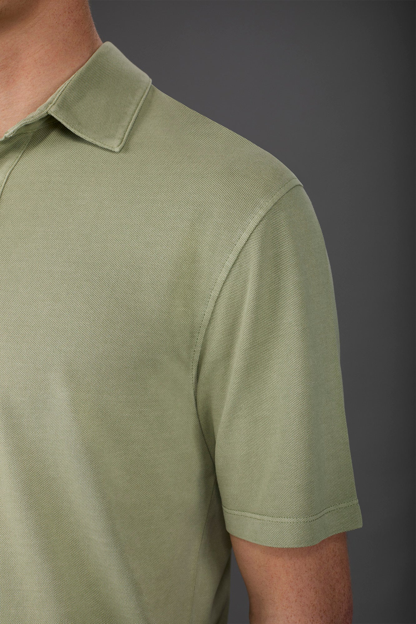 Men's short-sleeved polo shirt in cotton pique