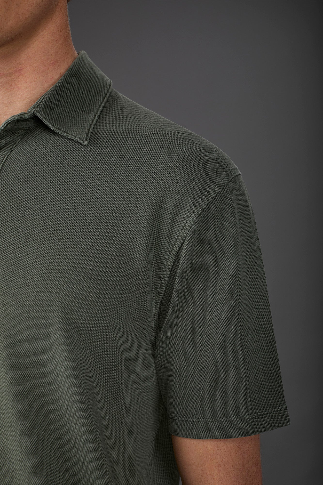 Men's short-sleeved polo shirt in cotton pique