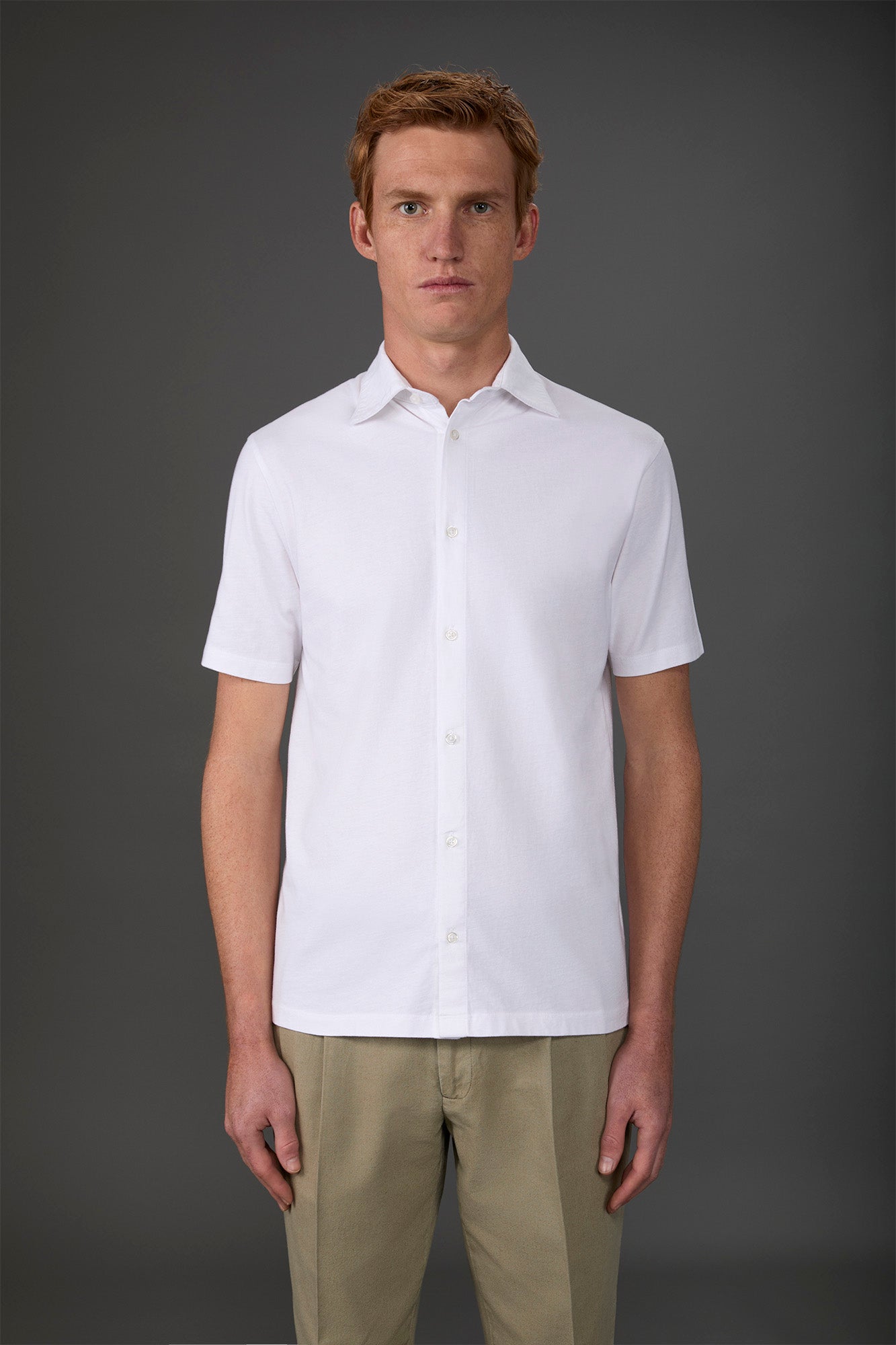 Men's short-sleeved polo shirt in 100% cotton jersey in Green by Doppelganger, Italian Casual;Essential;Comfortable;Fashion made from Composition: 100% Cotton
Mood: Traveller, Sport, Leisure time
Type: Short Sleeves, Jersey Fabric
Season: Spring Summer 25
Gender: Men
Material: Cotton
Style: Casual, Essential, Comfortable, Fashion
Fit: Regular