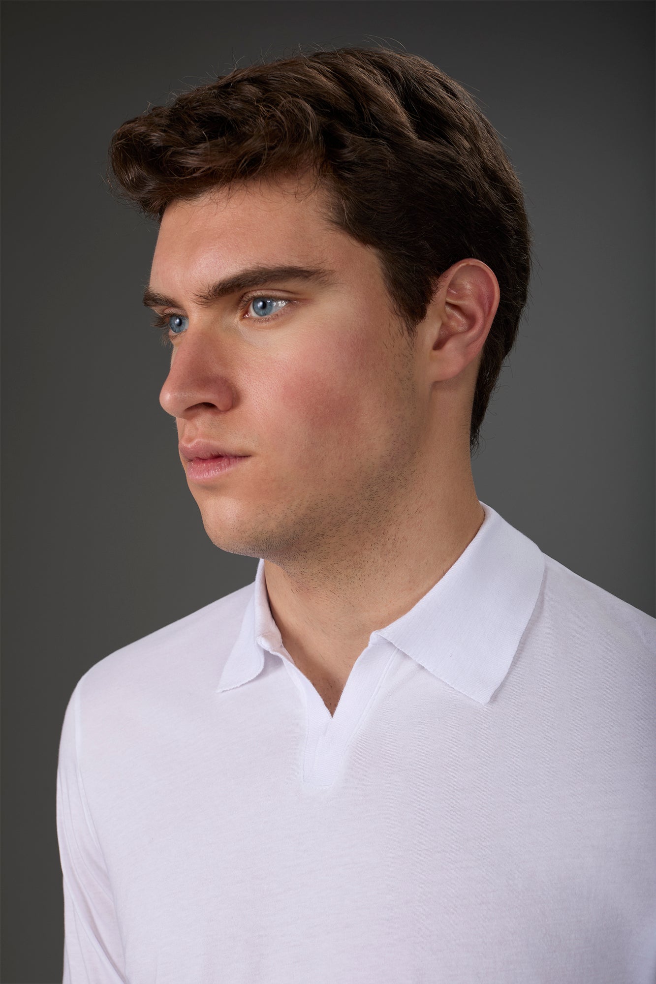 Men's short-sleeved organic cotton polo shirt with derby collar