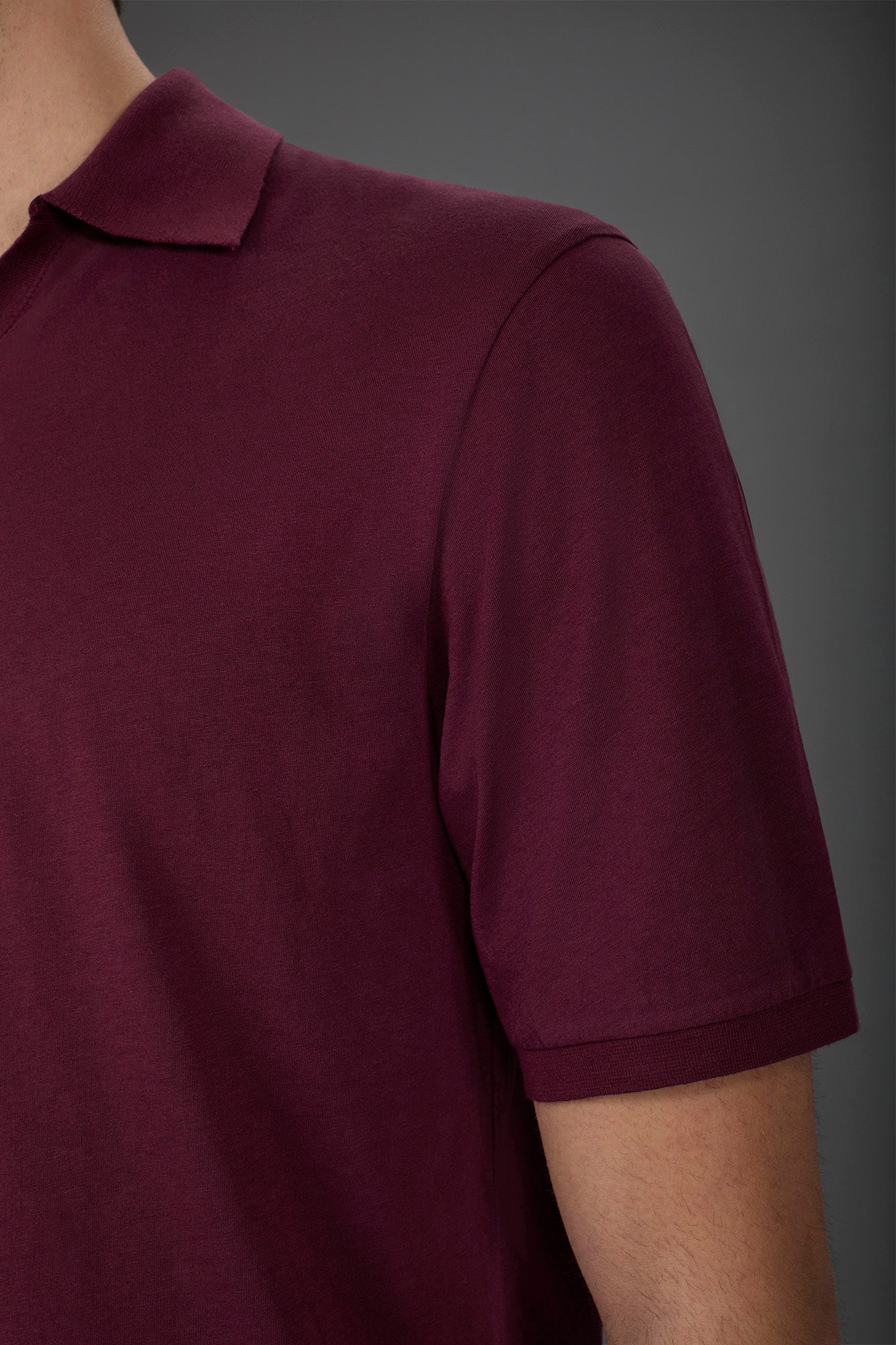 Men's short-sleeved organic cotton polo shirt with derby collar