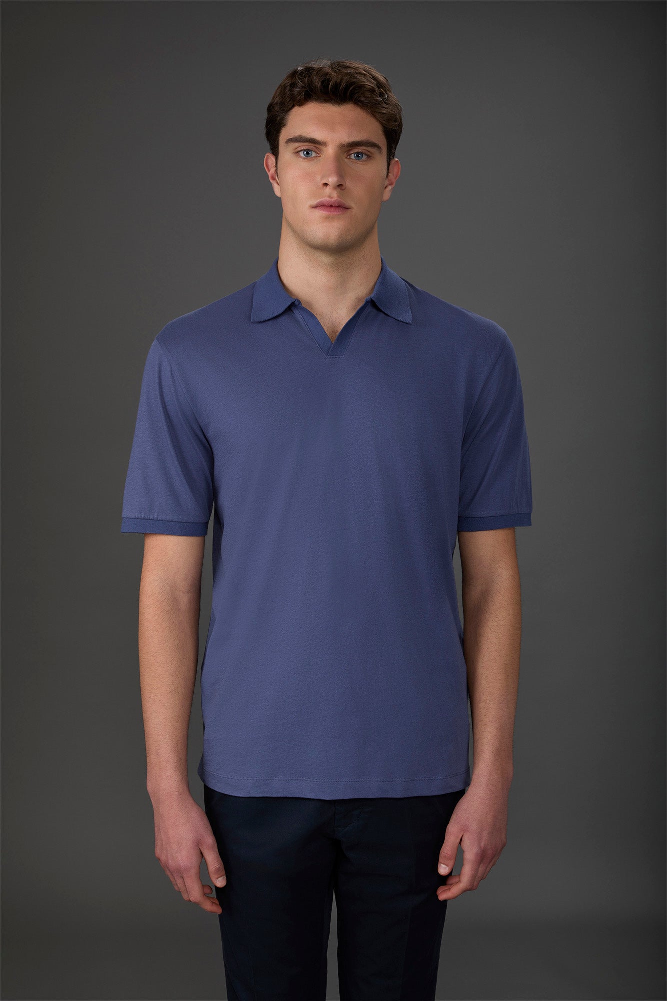 Men's short-sleeved organic cotton polo shirt with derby collar
