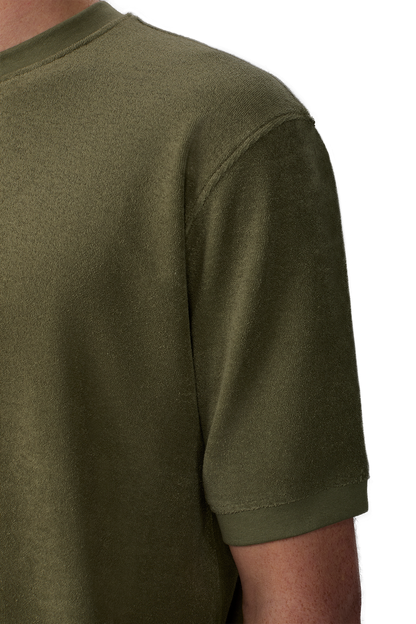 Men's short-sleeved polo shirt in a sponge fabric with derby collar