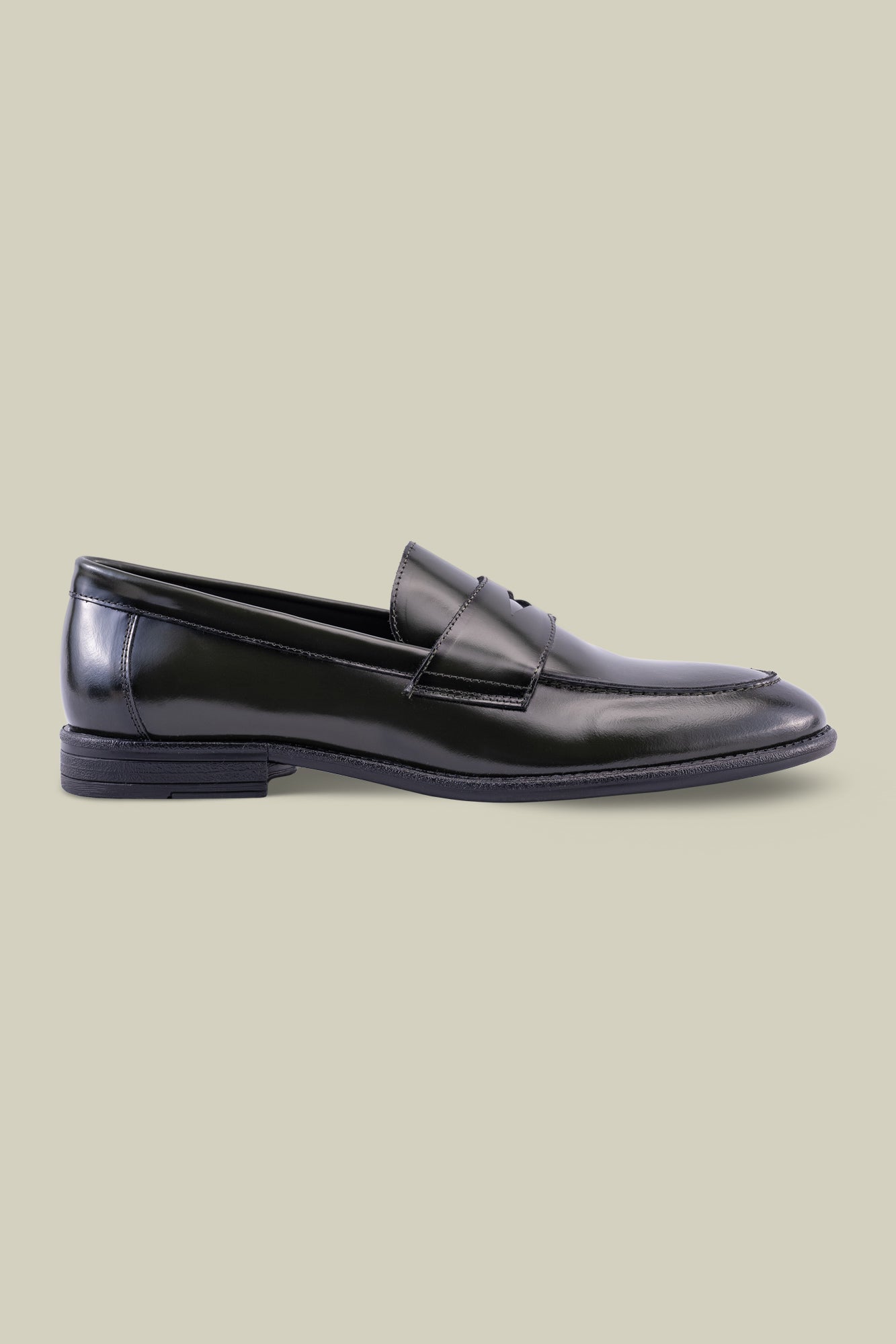 Classic loafers in 100% abrasive leather