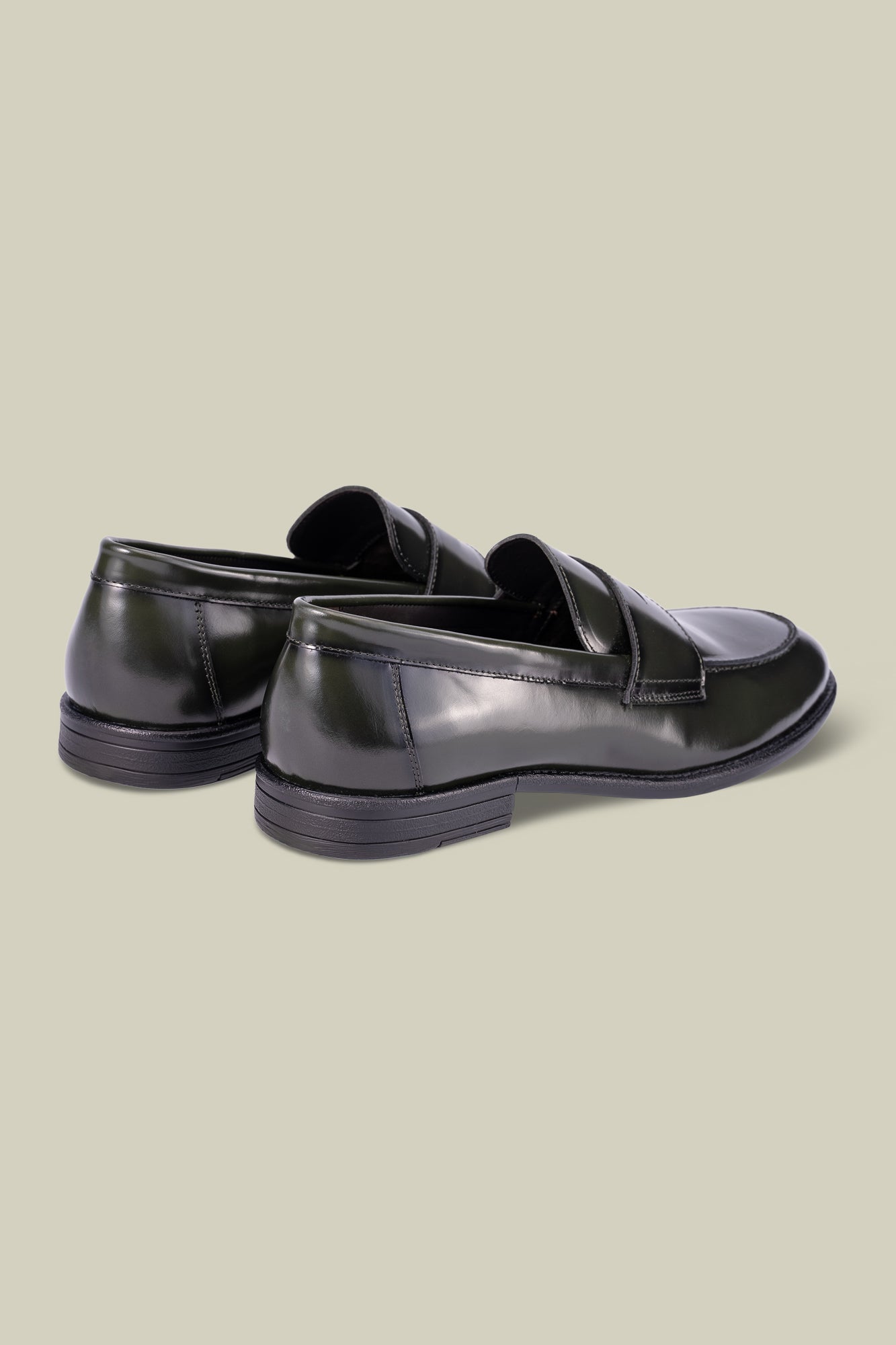 Classic loafers in 100% abrasive leather