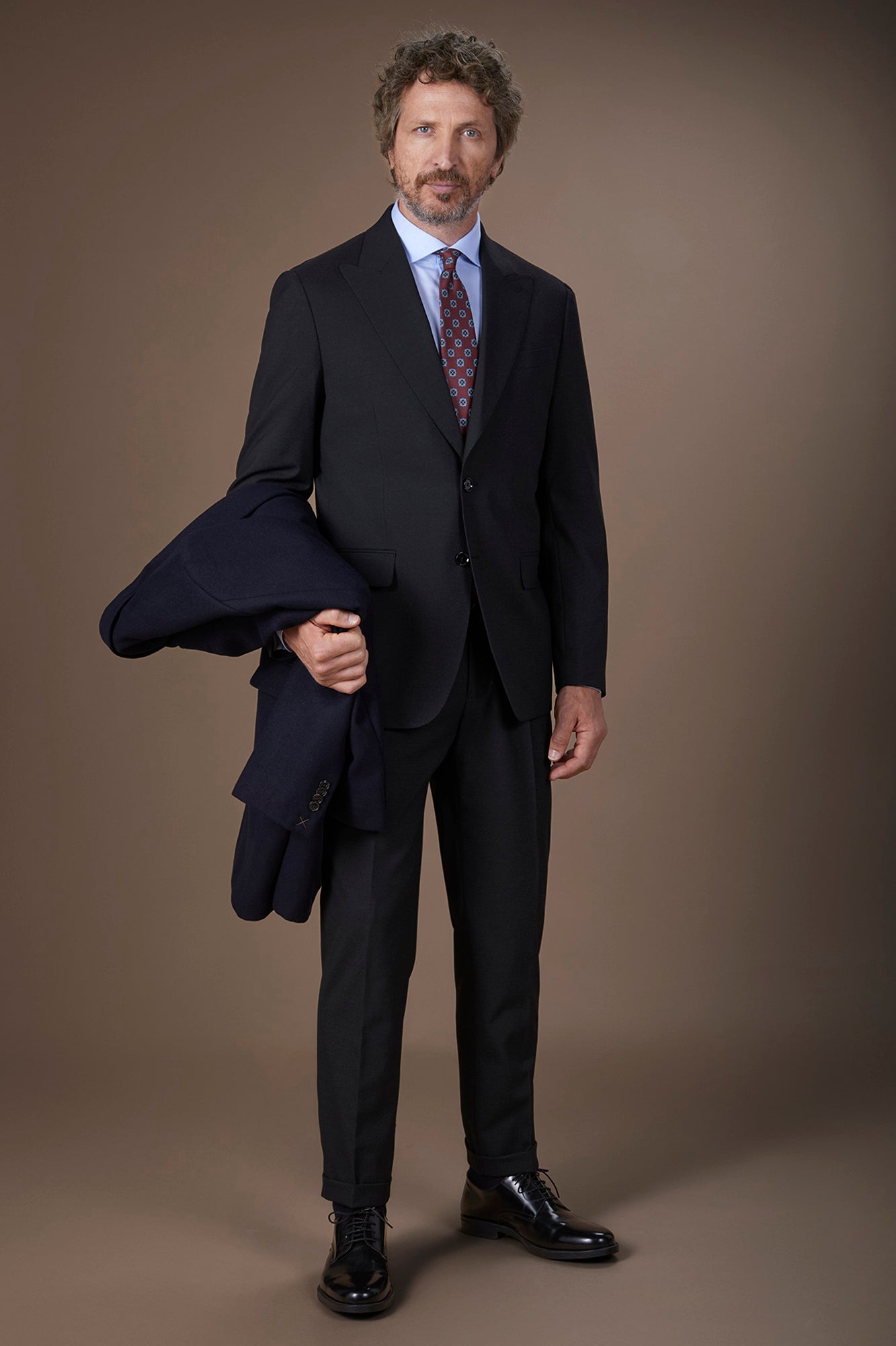 Men's regular fit single-breasted suit in plain fabric