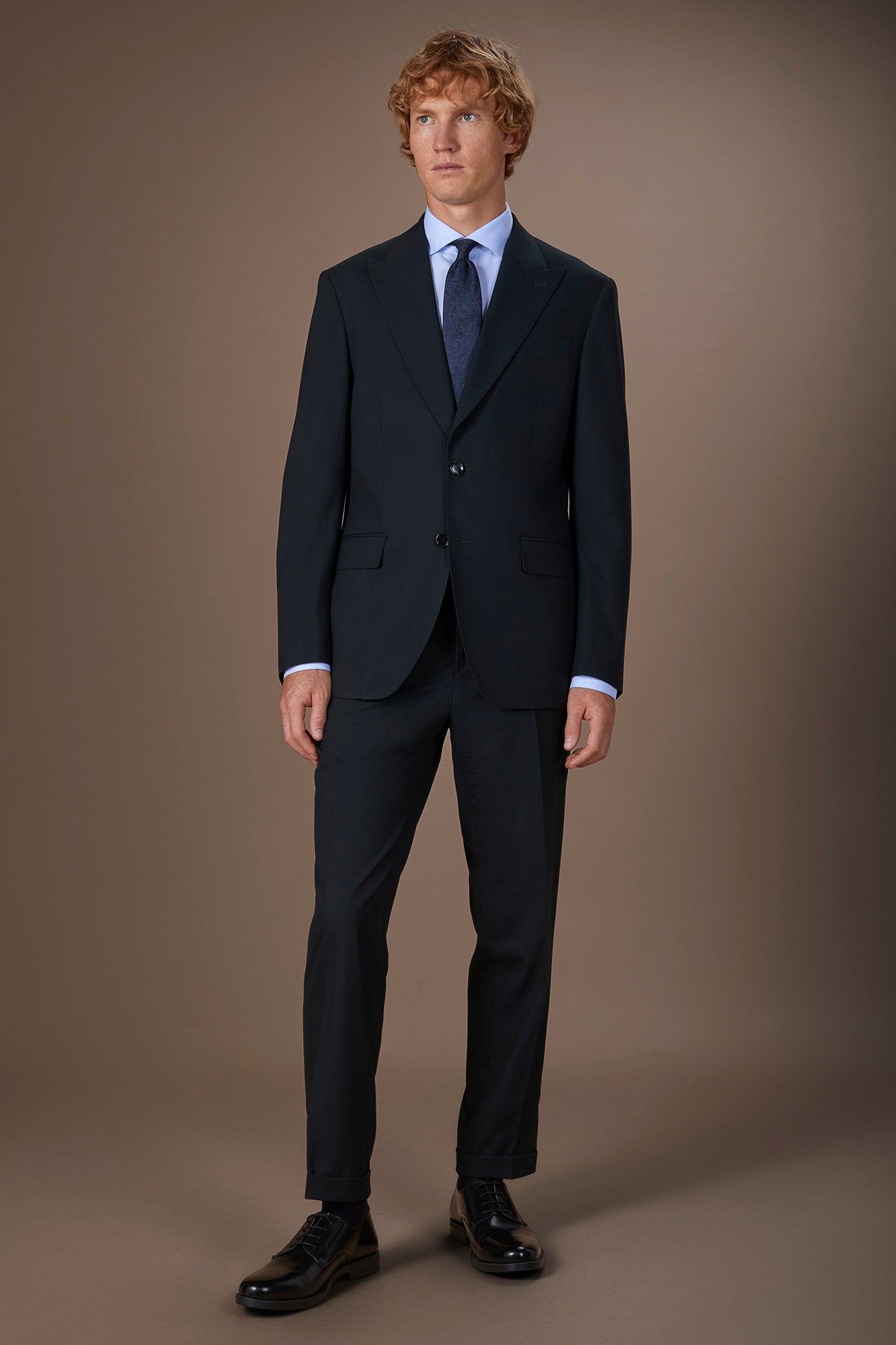 Men's regular fit single-breasted suit in plain fabric