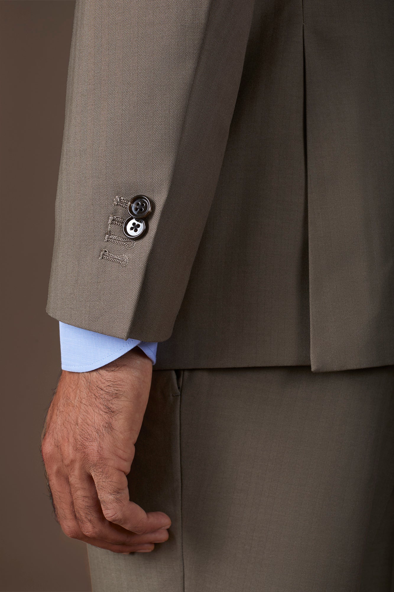 Men's single-breasted suit in herringbone fabric