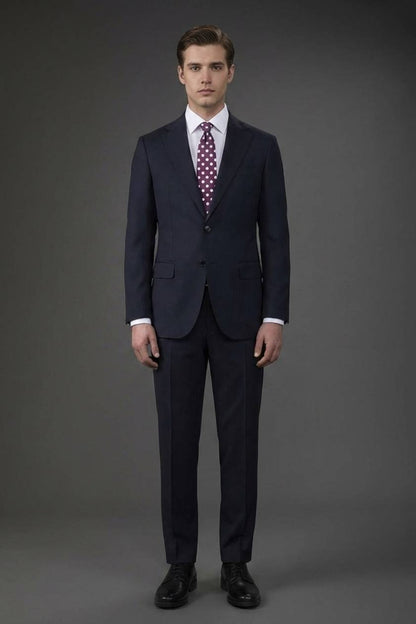 Single-breasted men's suit with classic single-pleat trousers, in pure combed wool with herringbone weave