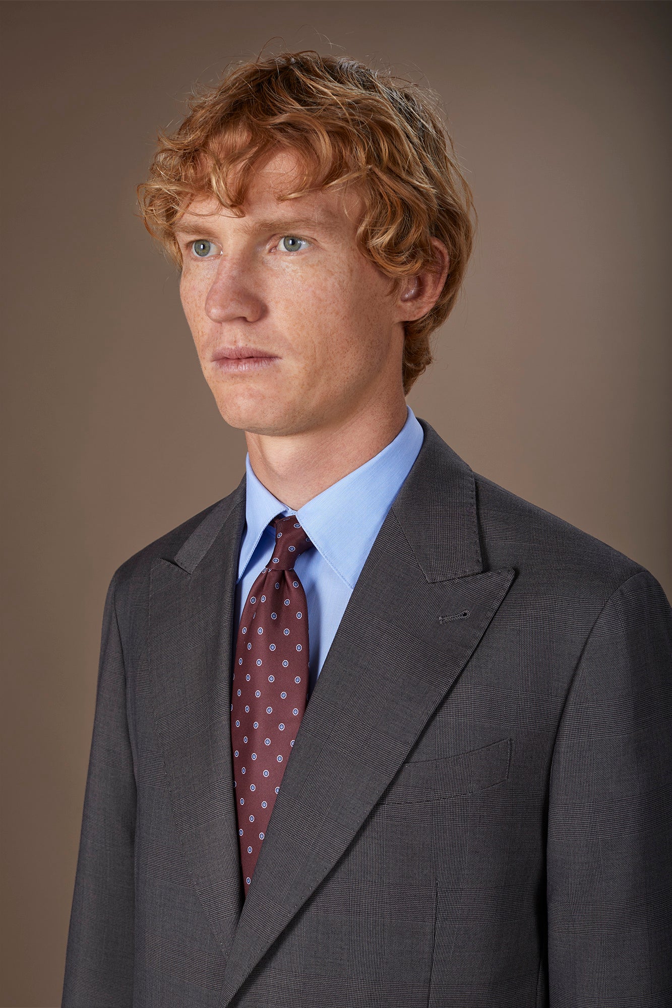 Men's tie with geometric light blue polka dots